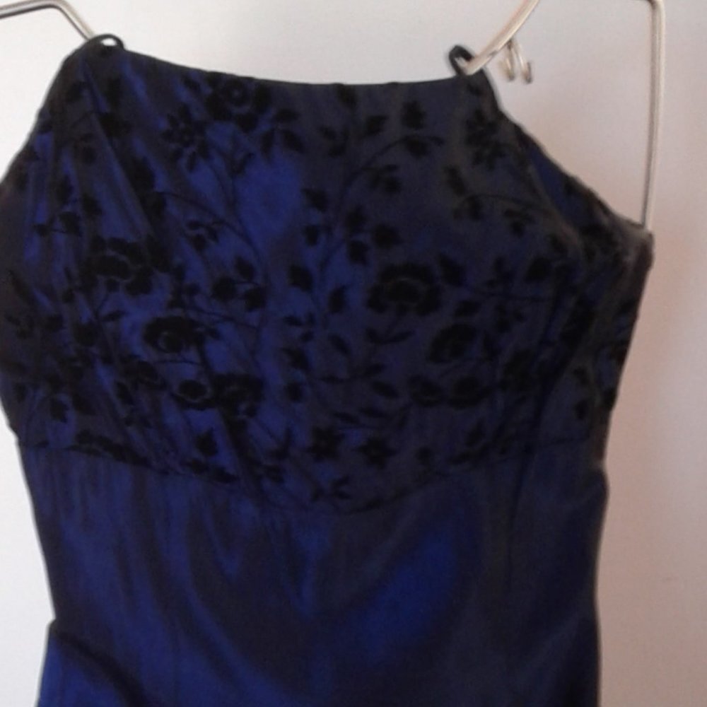 PROM/GRAD DRESS - Picture 6 of 11